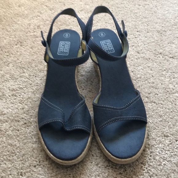 MUST HAVE SANDAL!!! - Picture 2 of 4